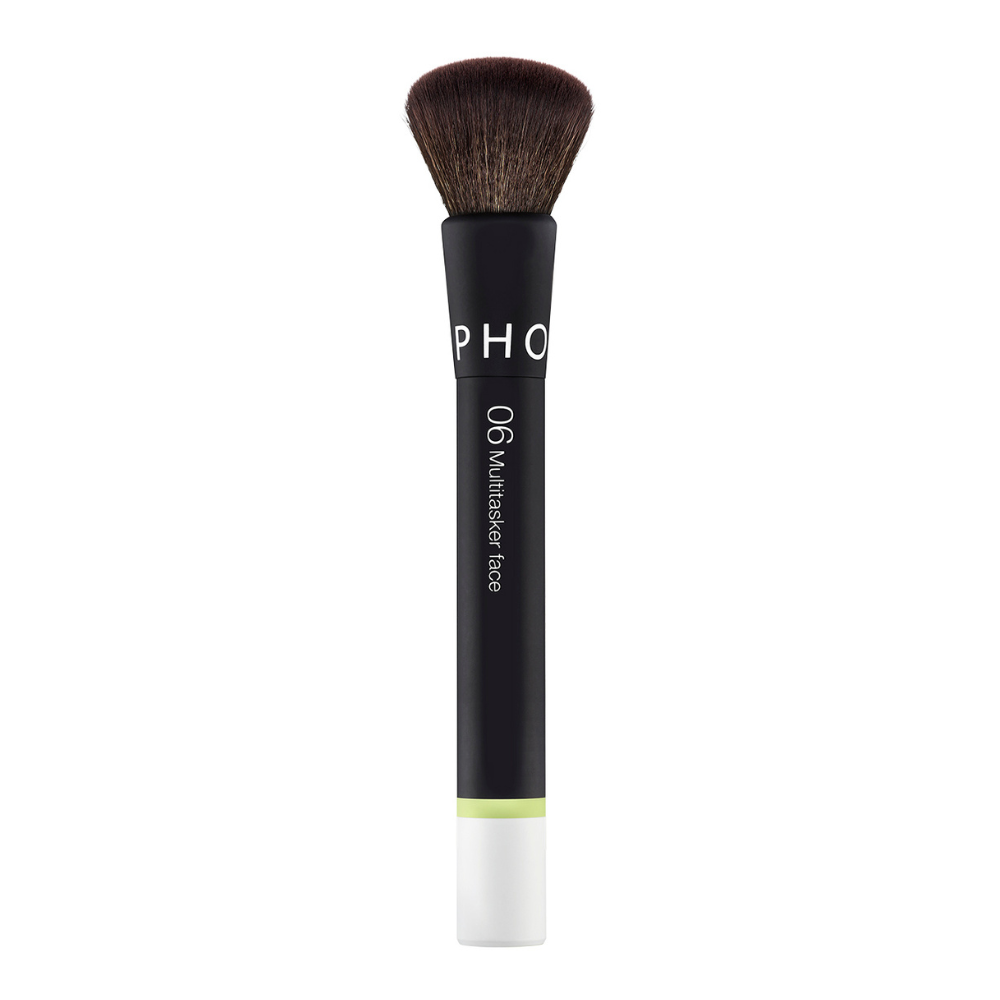 Essential Multitasker Face Brush 06